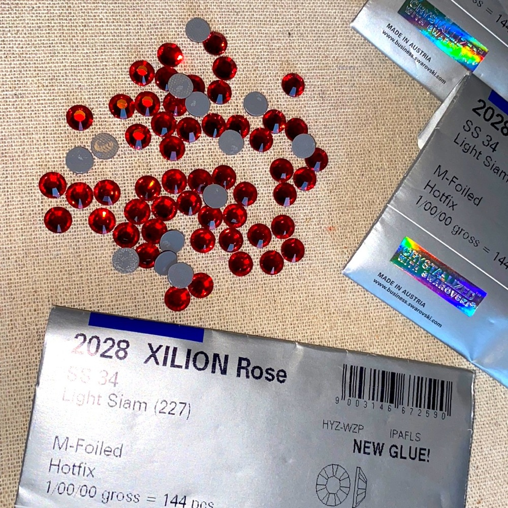Swarovski • Color: Light Siam, 2028 XILION Rose Hotfix Rhinestones